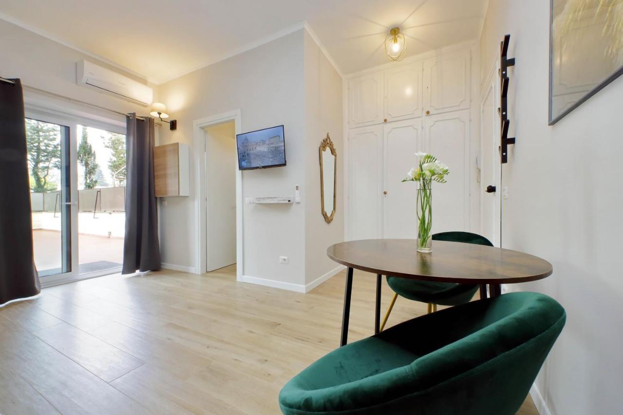 Aurelia Antica Terrace Free Pool And Parking Appartamento *